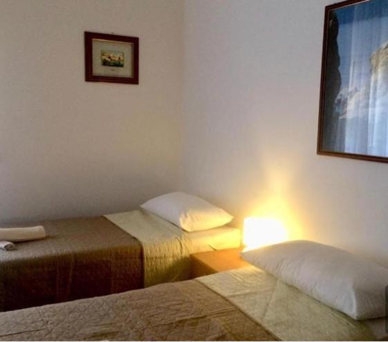 A Due Passi Rooms Ла Мадалена Екстериор снимка